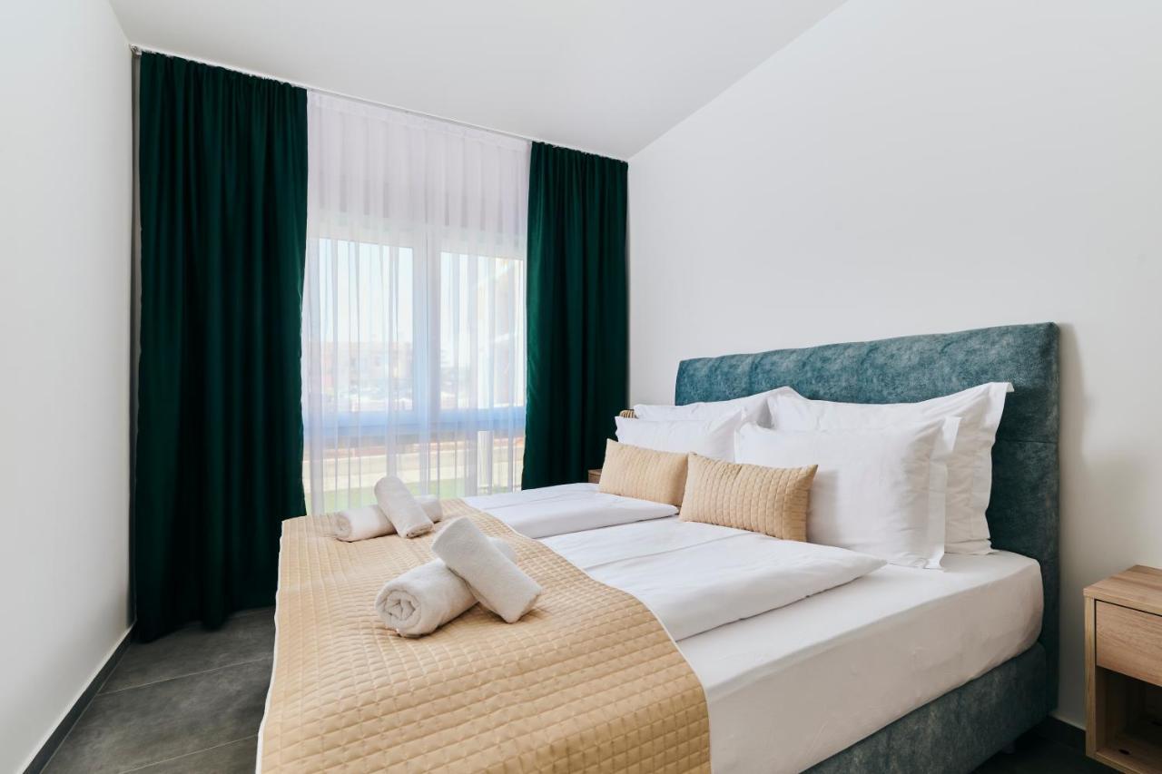 Apartments San Maris Umag Exteriör bild