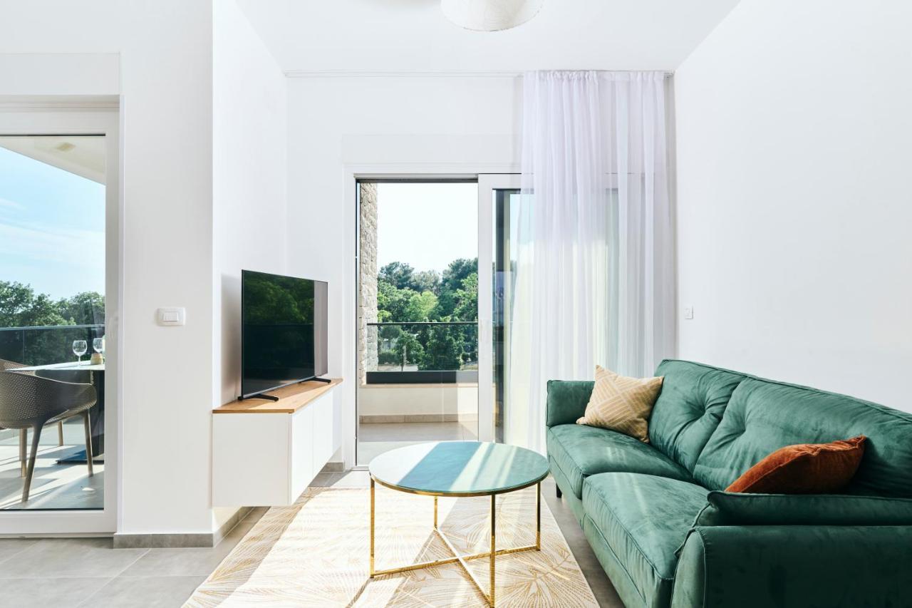 Apartments San Maris Umag Exteriör bild
