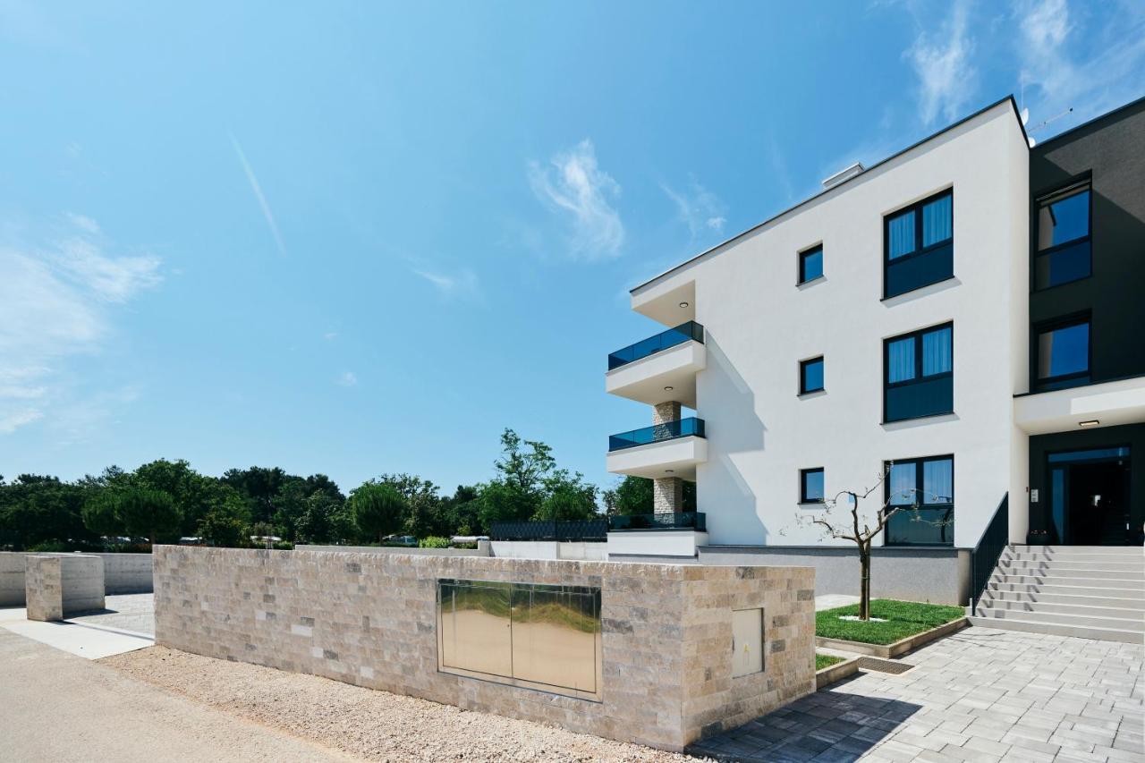Apartments San Maris Umag Exteriör bild
