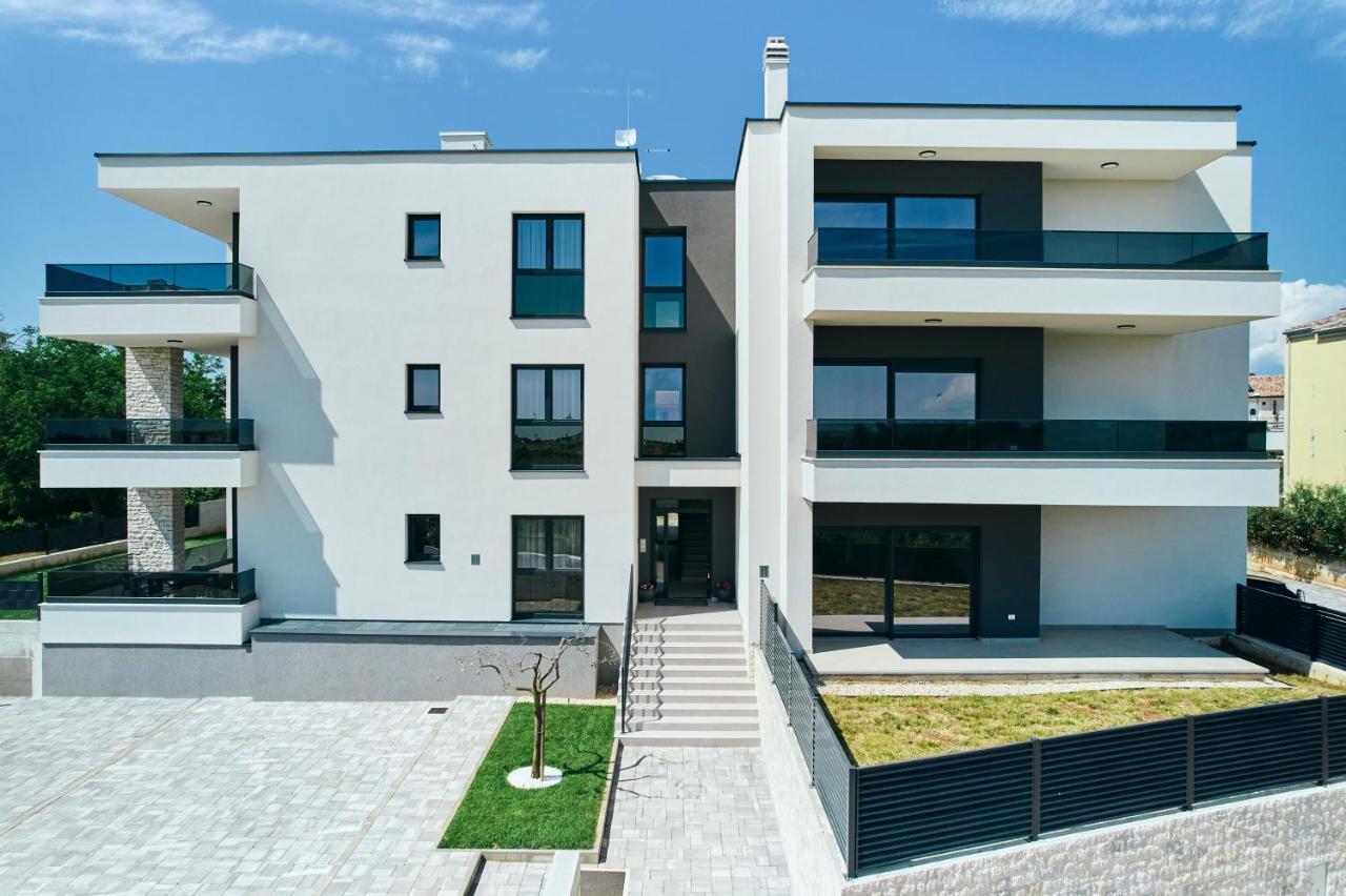 Apartments San Maris Umag Exteriör bild