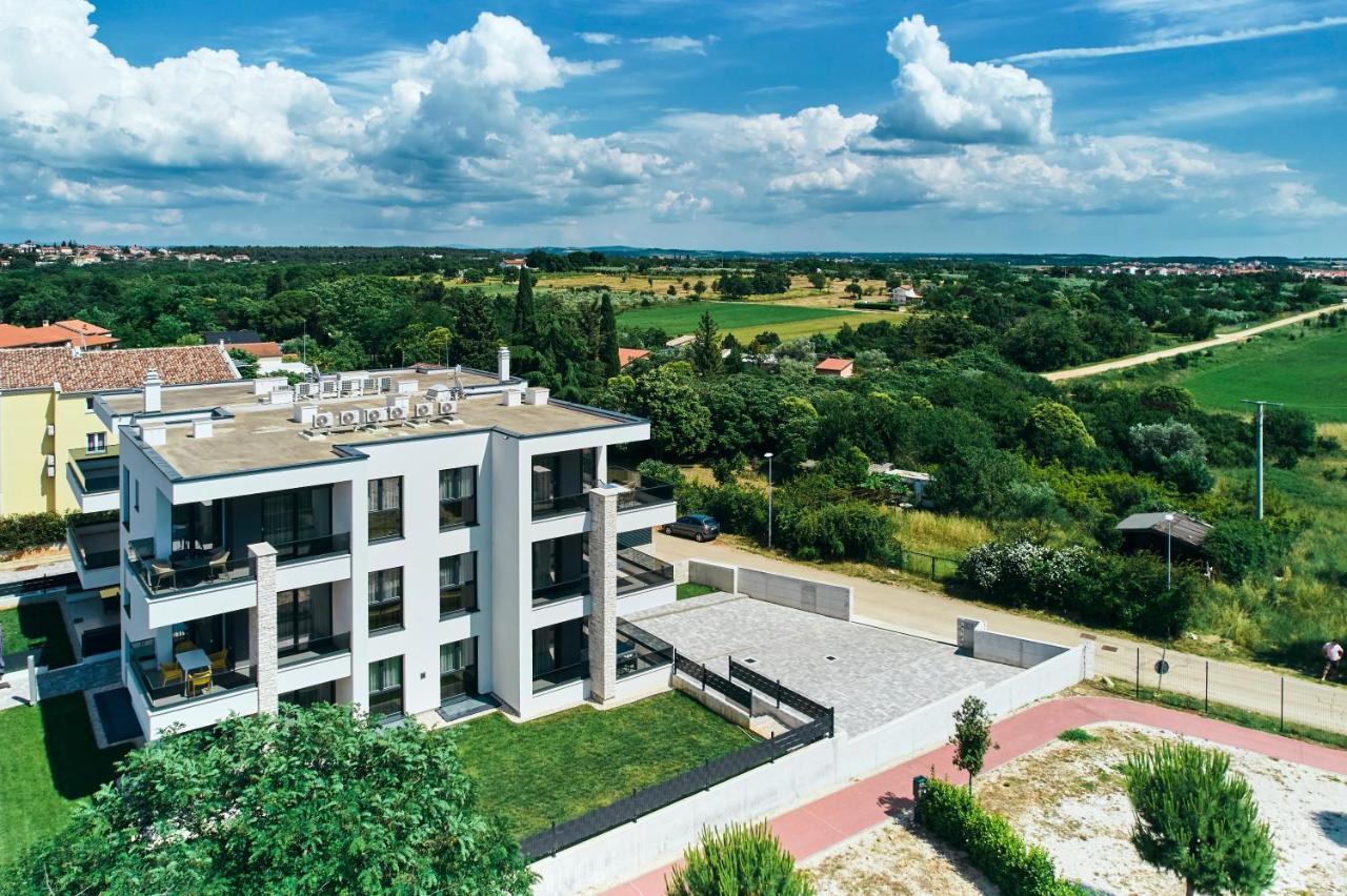 Apartments San Maris Umag Exteriör bild
