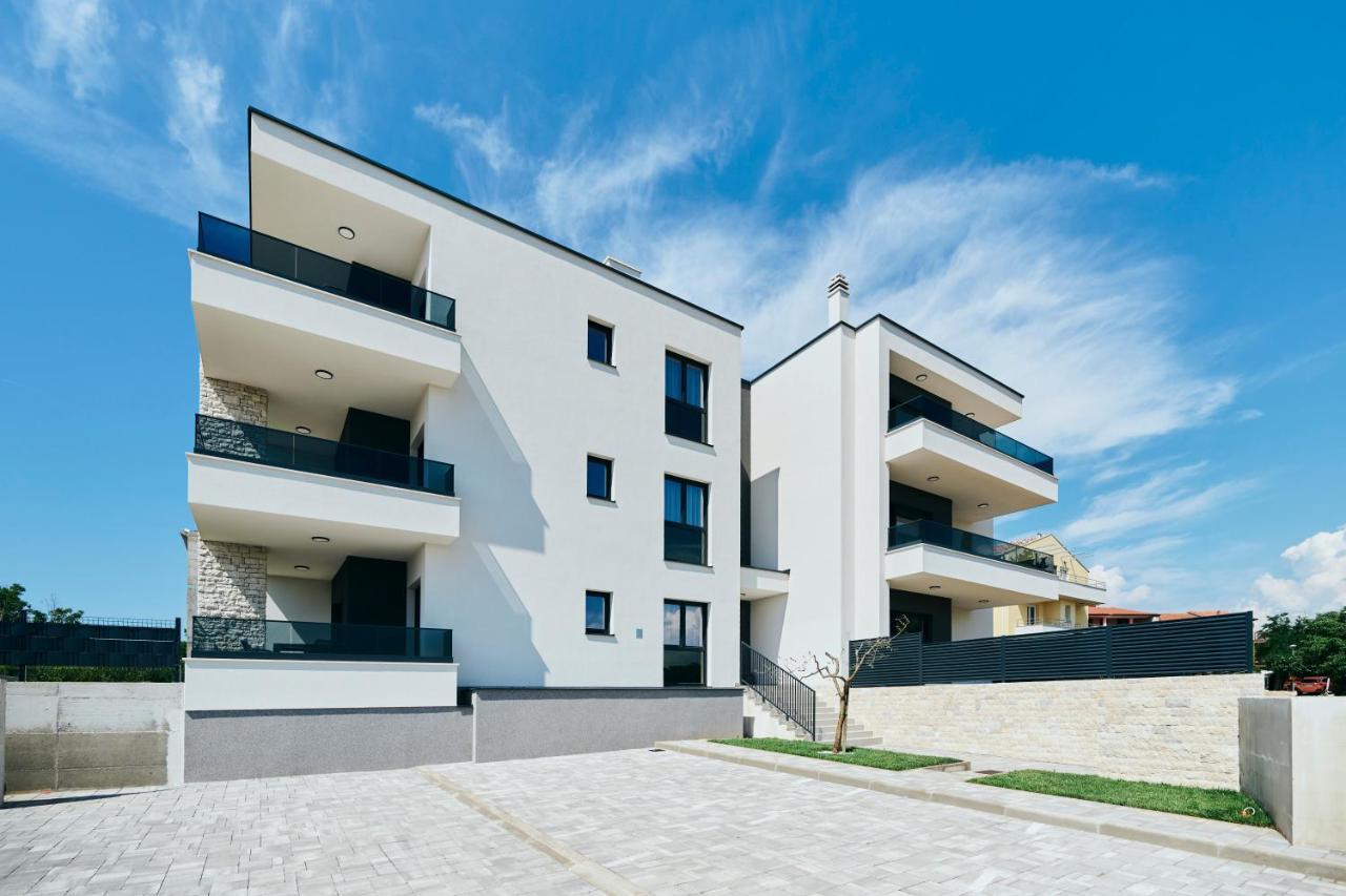 Apartments San Maris Umag Exteriör bild