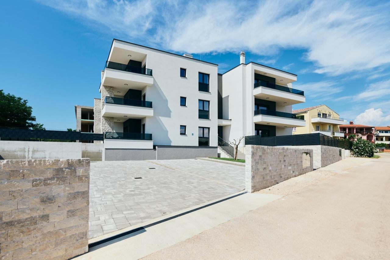 Apartments San Maris Umag Exteriör bild